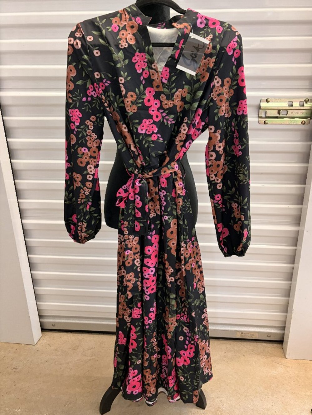 Women's Large long sleeved black dress with flowers